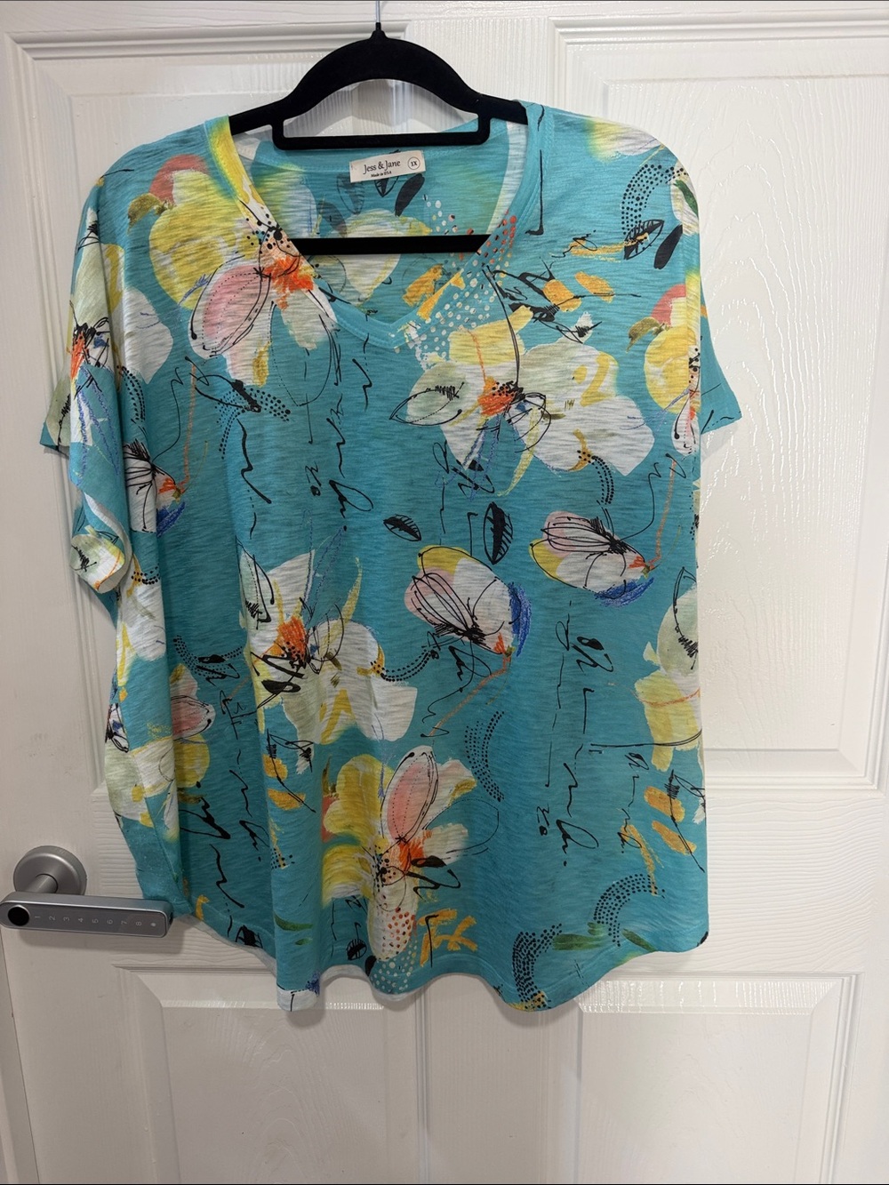 Jess & Jane Aqua Floral V-Neck Short Sleeve Top